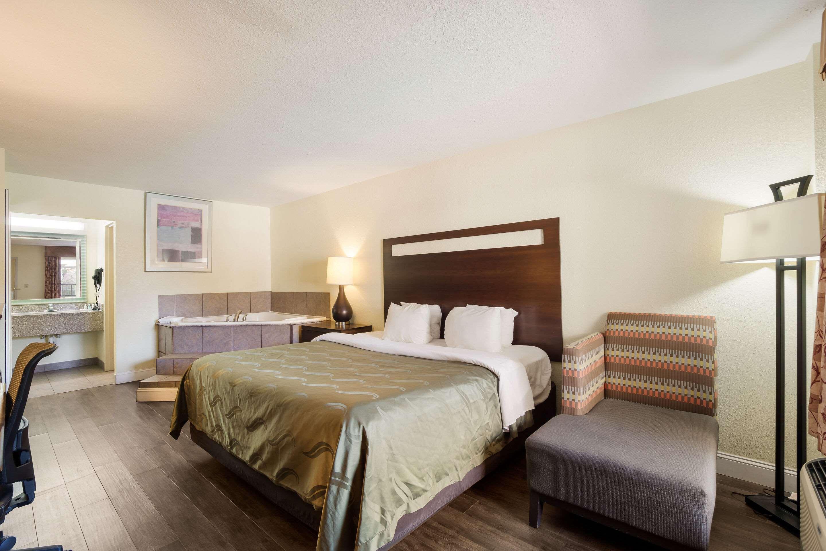 Quality Inn & Suites Conference Center Statesboro Historic District Eksteriør bilde